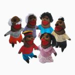 Kit De Fantoches Família Negra Em Tecido Luqueta