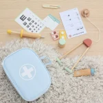 Maleta De Médico Com Acessórios Em Madeira Tooky Toy - Imagem 4